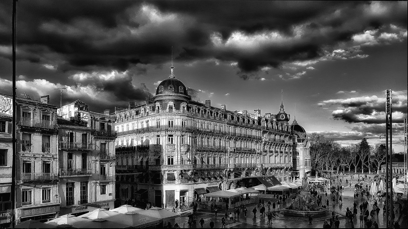 Montpellier - La place de la Comédie vue depuis le Théatre