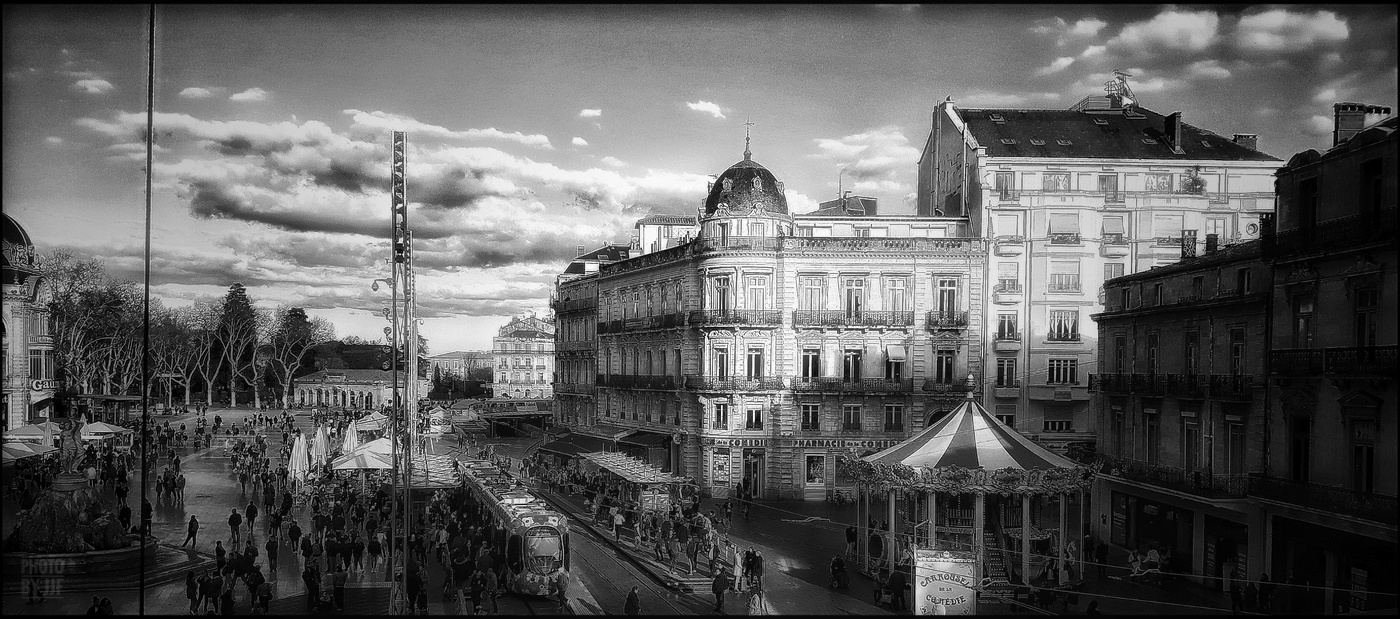 Montpellier - La place de la Comédie vue depuis le Théatre