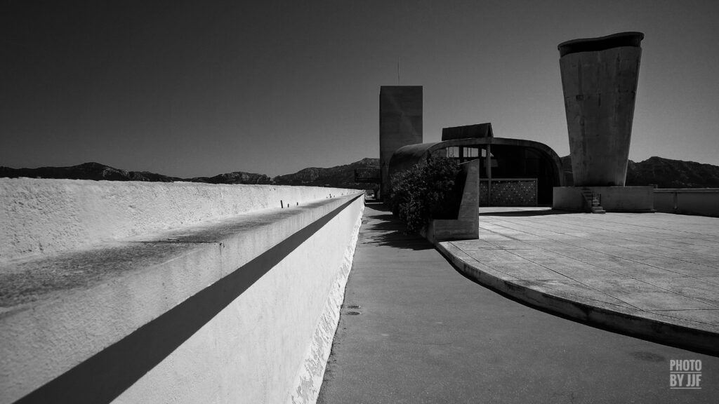 Cite-radieuse-Le-Corbusier-Marseille_JJ-FLANDE_20212